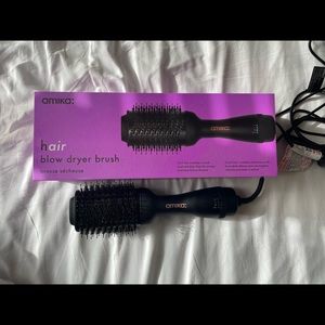 AMIKA Blow Dryer Brush Like New